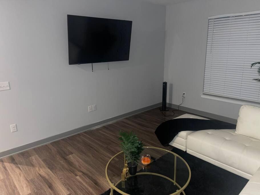 Luxurious & Spacious 1 Bedroom Hampton Kültér fotó